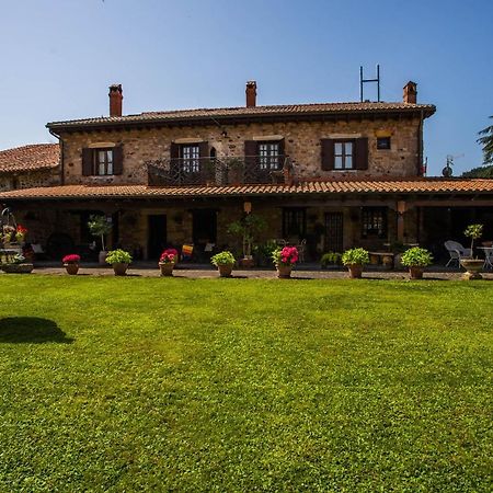 Posada Real La Montanesa Corrales De Buelna Экстерьер фото