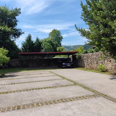 Posada Real La Montanesa Corrales De Buelna Экстерьер фото
