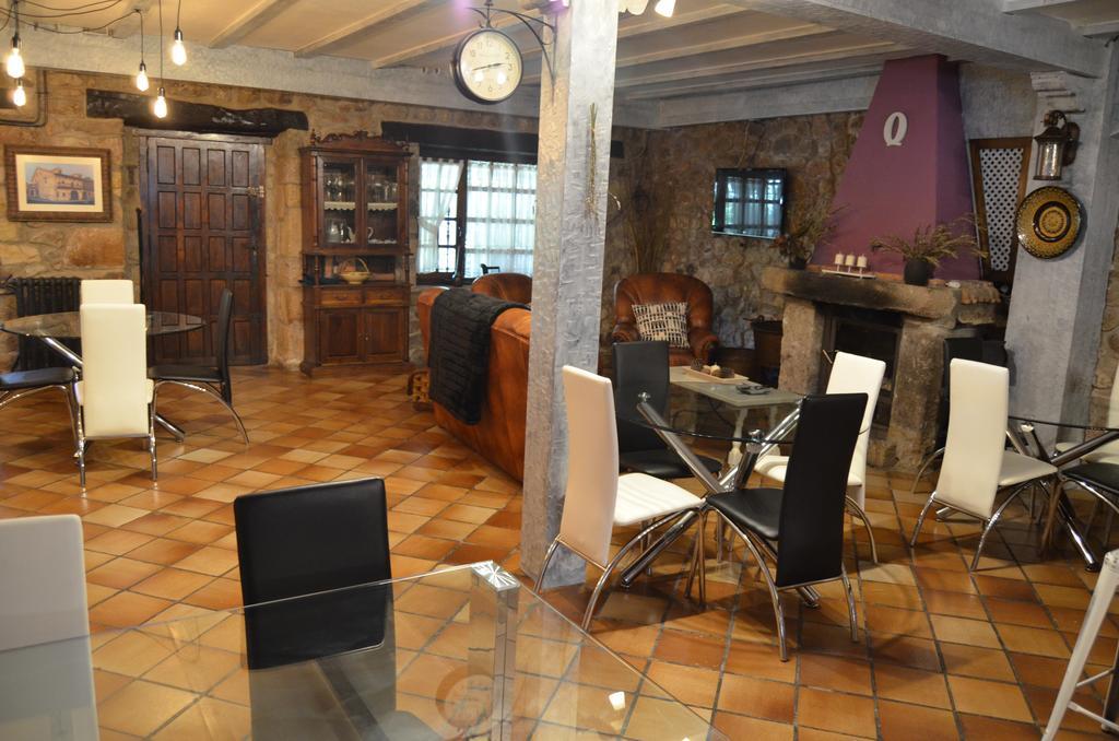 Posada Real La Montanesa Corrales De Buelna Экстерьер фото
